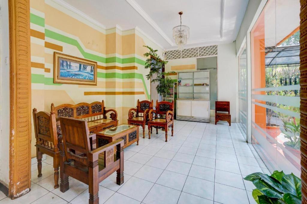 Oyo 3956 Hotel Palem 2 Syariah Malang Eksteriør bilde